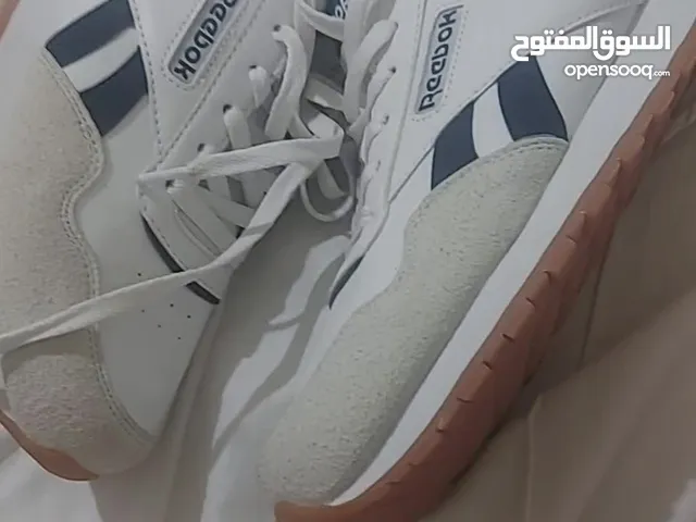 43 Sport Shoes in Amman