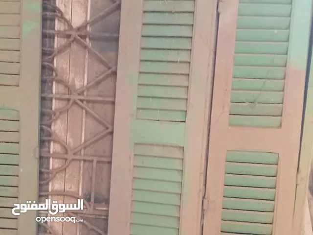 6 نوافد مستعملة كاملة