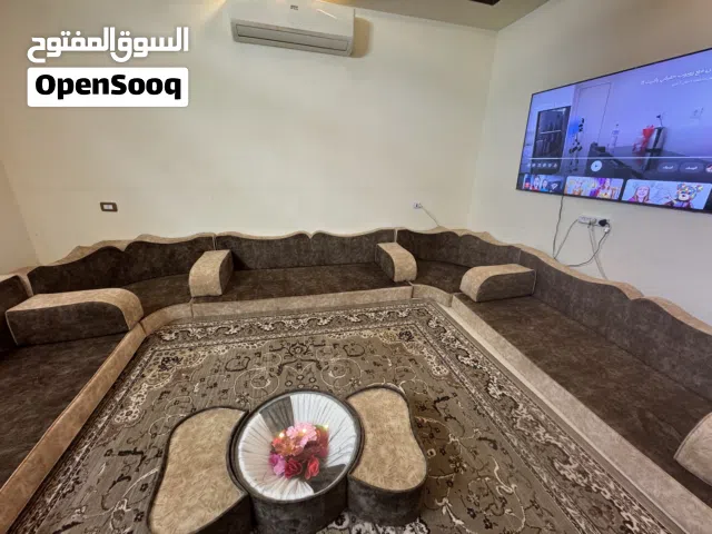مجلس عربي تفصيل استعمال خفيف جدا