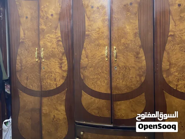 سلام عليكم غرفه نوم للبيع في اربد خشب زان ثقيل جدا