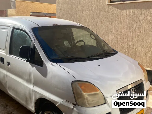 2005 هيونداي H1 Standard