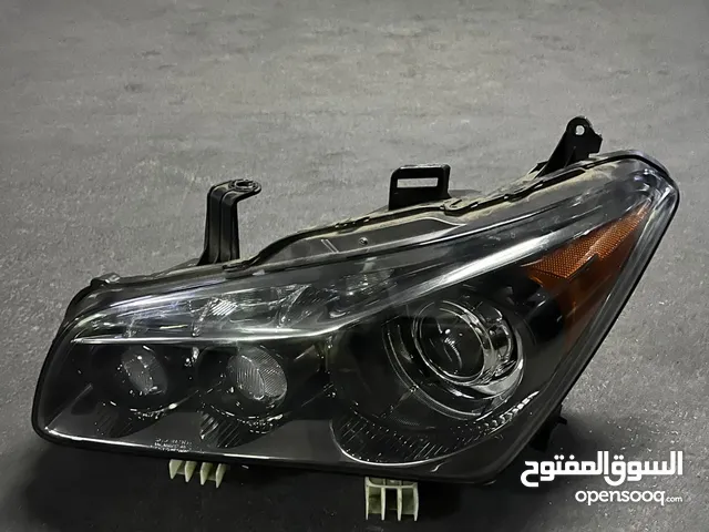 2014 Infiniti QX80 Headlight for sale \ مصباح أمامي لسيارة إنفينيتي QX80 موديل 2014 للبيع