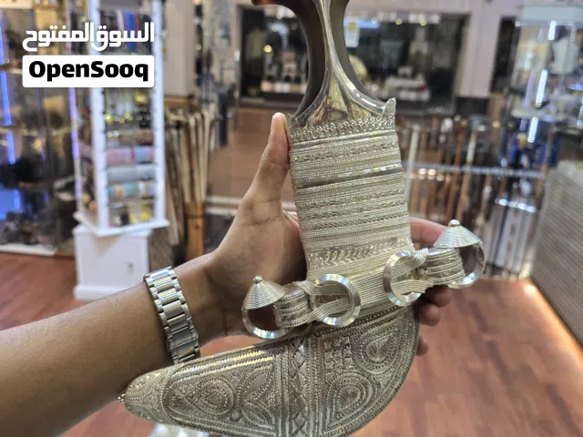 ايجار خنجر ايجار خناجر وسيف وطقم كامل باختيارك يوم ويومين وثلاثه وكذالك خاتم وسبحه وعصا اذا تحب تضيف