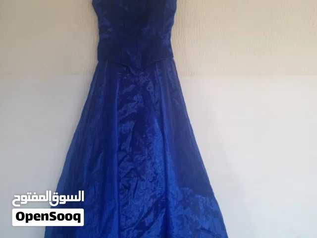 فساتين مناسبات مستعملة للبيع