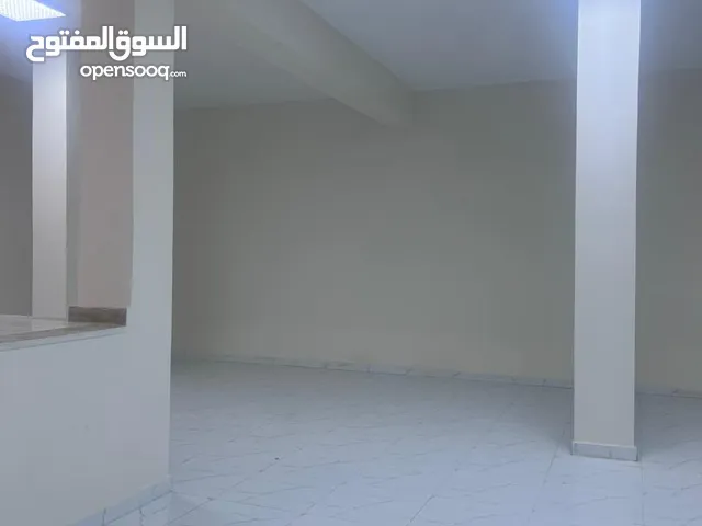 بدروم للايجار لأي نشاط خدمي الرحبه