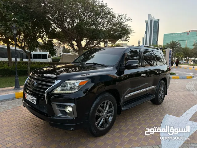 للبيع لكزس LX570 s سبورت أعلى فئة أعلى مواصفات اسود ومن الداخل بيج موديل 2015