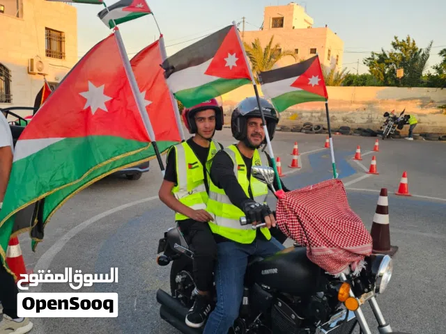 درّاجة نارية كروزر مستعملة موديل 2021 من QJmotor بسعة 250 سي سي لوسائل التنقل اليومي