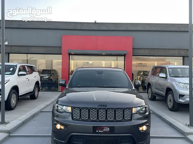 Used Jeep Grand Cherokee in Al Batinah