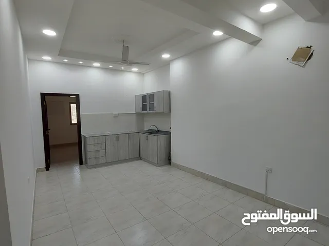 إستيديو للإيجار في منطقة جد علي يقع في الطابق الأول