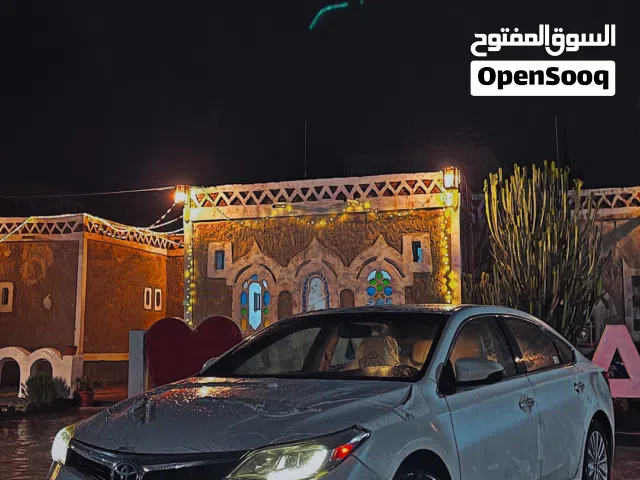2014 تويوتا افالون Limited