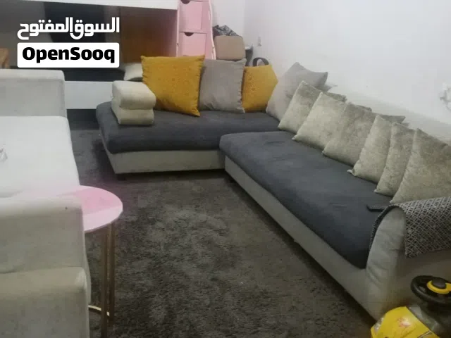 شقه للايجار غرفه وصاله وحمام ومطبخ بالفروانيه قطعه2