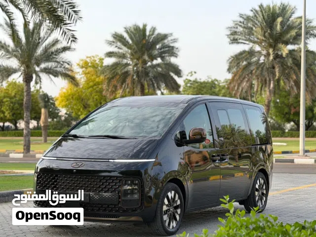 2023 هيونداي ستاريا