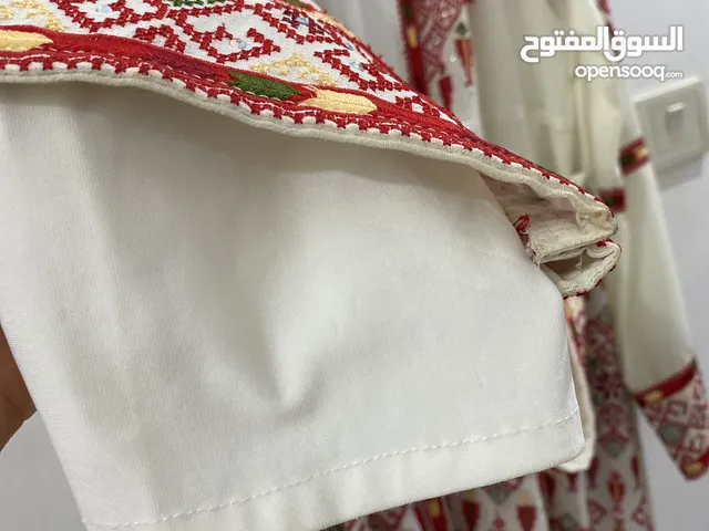 ثوب فلاحي فخم للإيجار