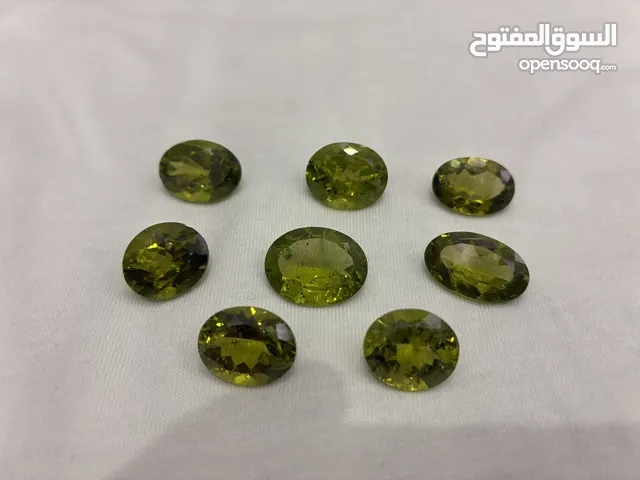 للبيع زبرجد 8 حبات مجموعهم 84 قيراط