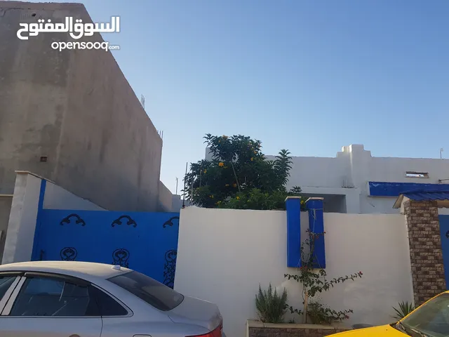 140 m2 4 Bedrooms Townhouse for Sale in Tripoli Khallet Alforjan