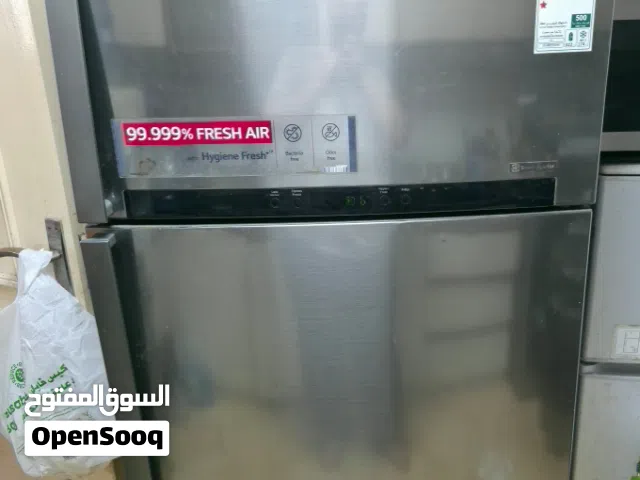 ثلاجة من نوع الي جي