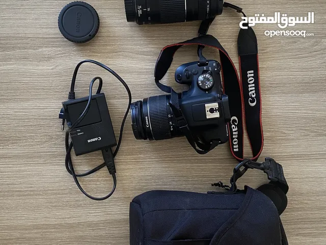 canon EOS 2000D مستعملة مع كافة الملحقات وعدستين وترايبود/ السعر قابل للتفاوض/ كاميرا كانون