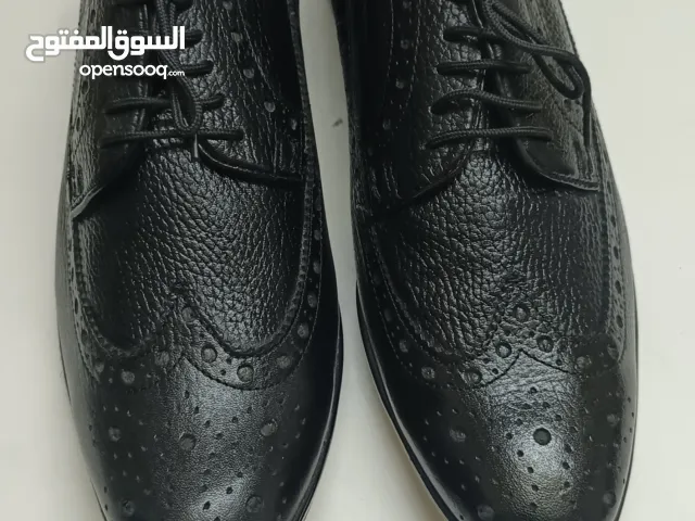 Black designable formal shoes