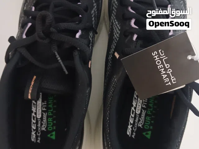 بوت skechers جديد للبيع
