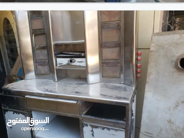 يوجد لدينا ثلاجه وشوايه دجاج وطباخ شبس ومكبس برتقال والبيع بالمفرد وبسعر مغري جدا