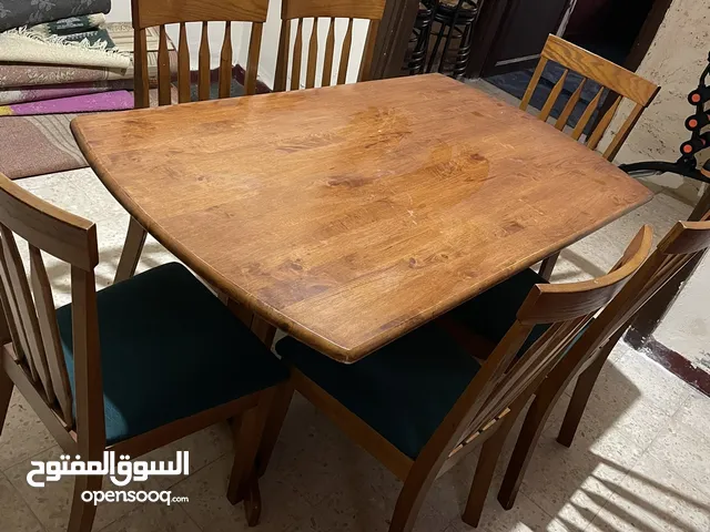طاولة سفره و 6 كراسي وكالة ولا خدشه للبيع