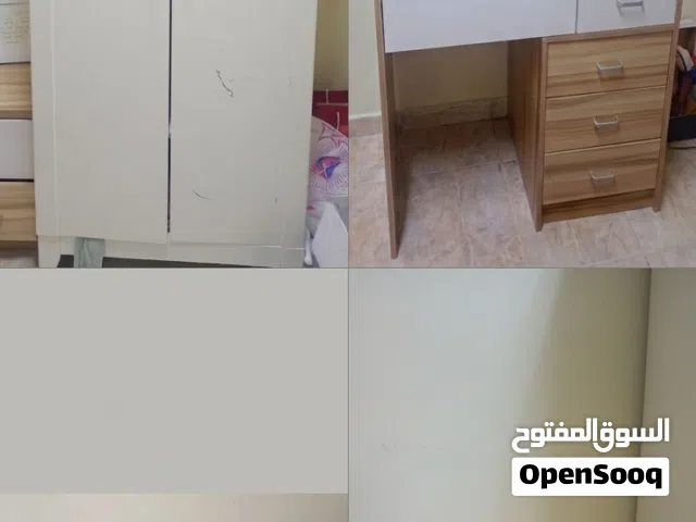 قابل للتفاوض بسرعة $طقم غرفة نوم متكامل في مكان واحد!يمكن للمشتري اخذ اي قطعة منه أو اخذ العرض كامل.