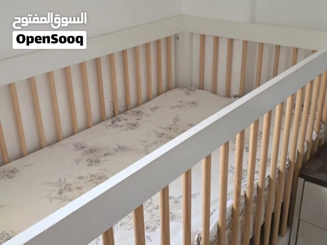 سرير اطفال للبيع