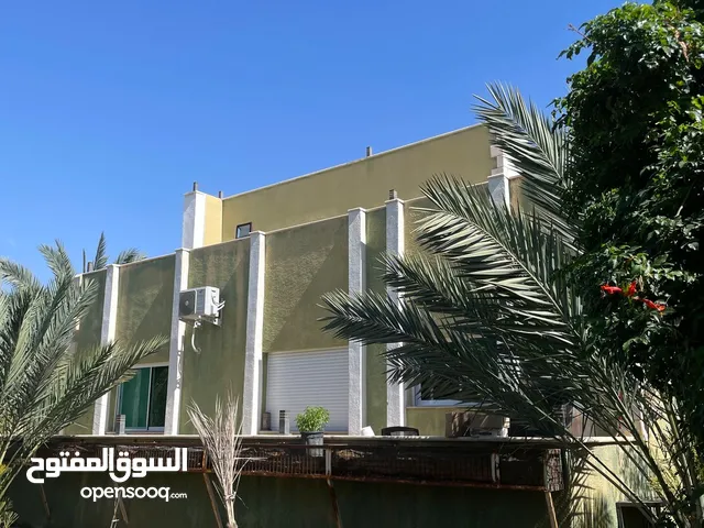 202 m2 3 Bedrooms Townhouse for Sale in Salt South Shuna