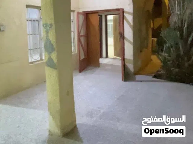 250 m2 5 Bedrooms Townhouse for Rent in Basra Jubaileh