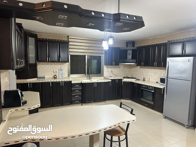 150 m2 3 Bedrooms Apartments for Rent in Ramallah and Al-Bireh Ein Munjid