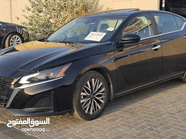 Nissan altima model 2023 full option sv sunroof big screen color black vcc paper run&drive