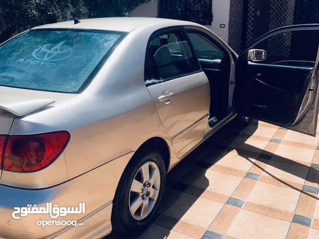تويوتا كورولا للبيع 2004