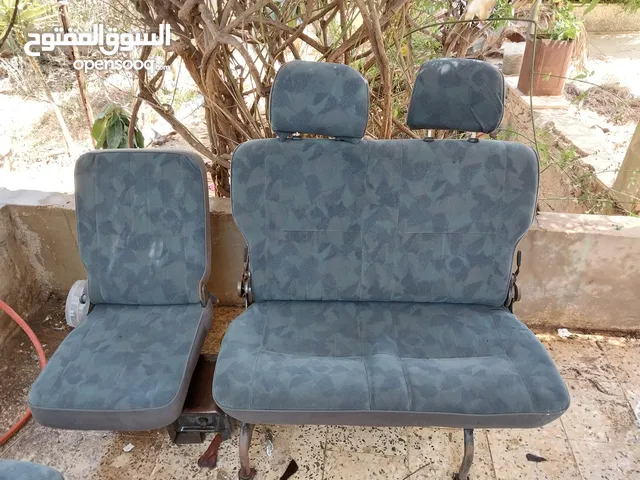 كراسي باص عدد 2 فرش نضيف