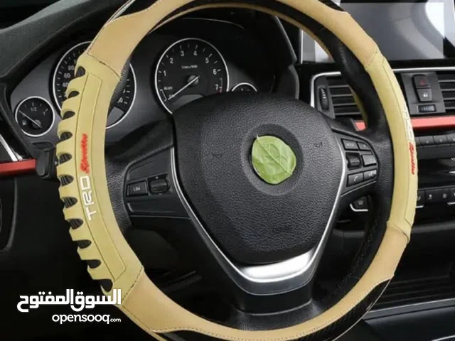 لباس سكان فاخر جلد وفرو أيضاً