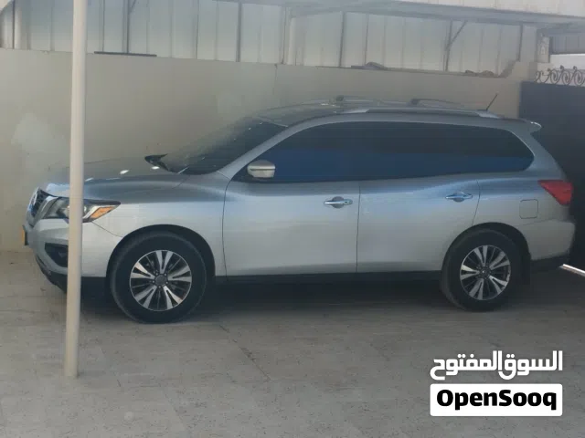 2017 نيسان باثفايندر SV