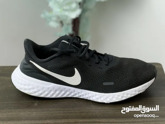 43 Sport Shoes in Baghdad