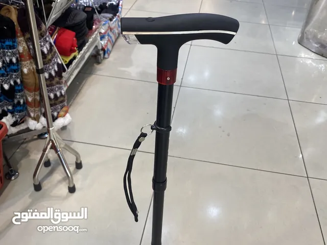 عكازة خشب متعددة الاشكال