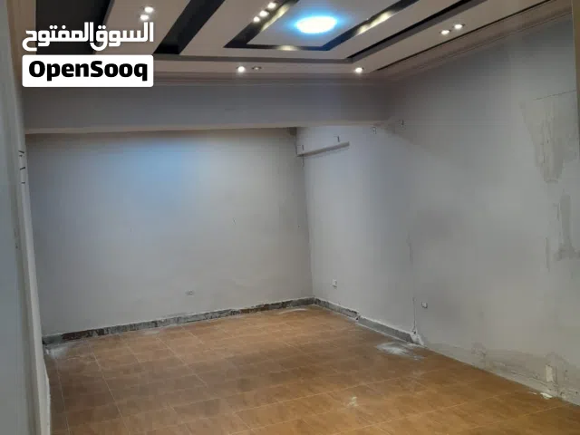 محل 150 متر للإيجار بموقع استراتيجي في مكرم عبيد الرئيسي. Premium 150m Commercial Shop for Rent - Ma