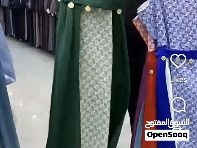 أثواب عدد 2 و في واحد أطفال  الأخضر ميديوم  الآسود سمول و في أطفال نفس الأخضر  كلهم ب 20  الأحد ب 10