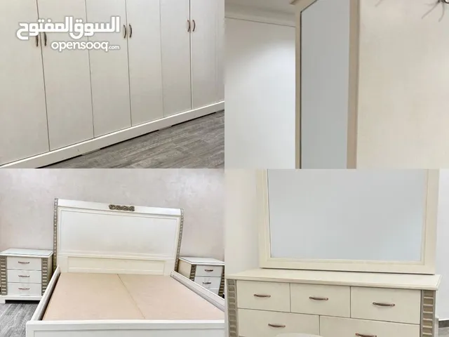 غرفة نوم مستعملة نظيفة وبحالة جيدة