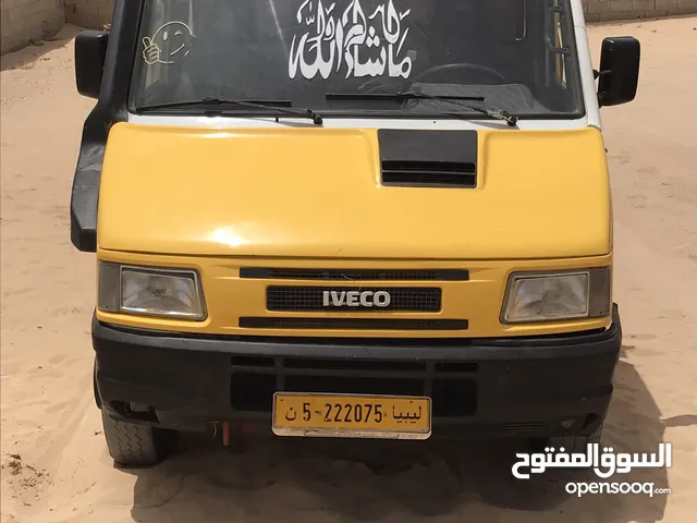 Auto Transporter Iveco 2002 in Jumayl