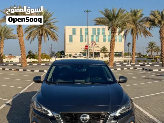 2023 تويوتا كامري SE