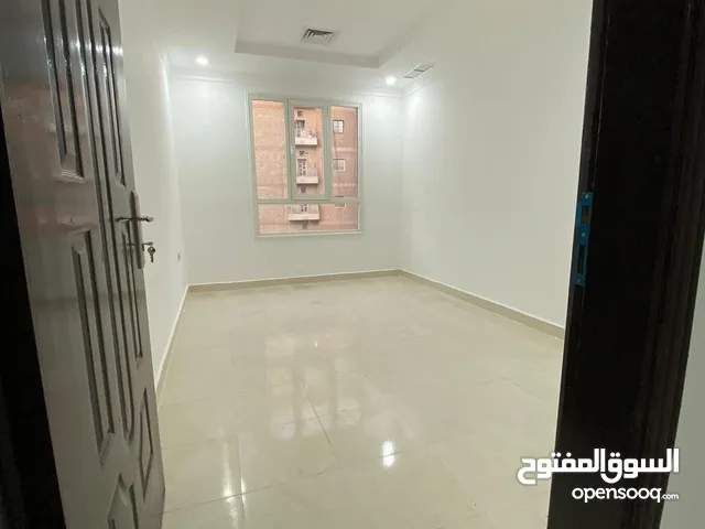 شقق للايجار اول ساكن بحولي