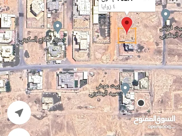 عاجل/أرض سكنية في مرتفعات عبري بالقرب من جامع الجديد ومكتبة الإتقان 