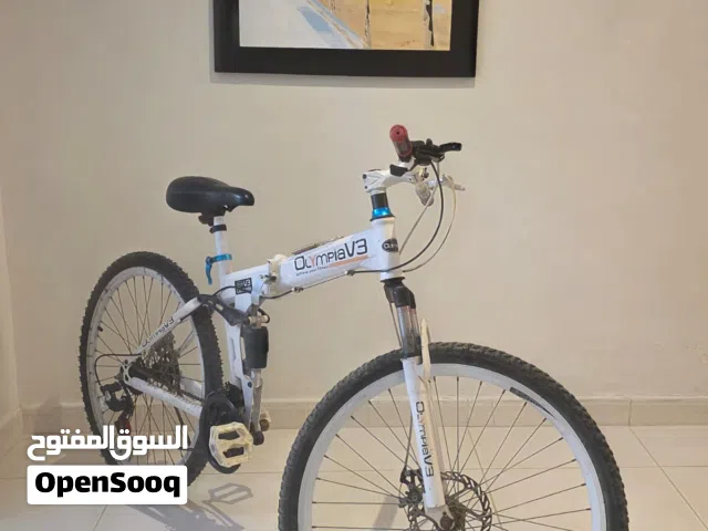 Olympia V3 White Bicycle – 26x2.125 Wheels – Excellent Conditionدراجة أولمبيا V3 بيضاء – مقاس 26x2.1