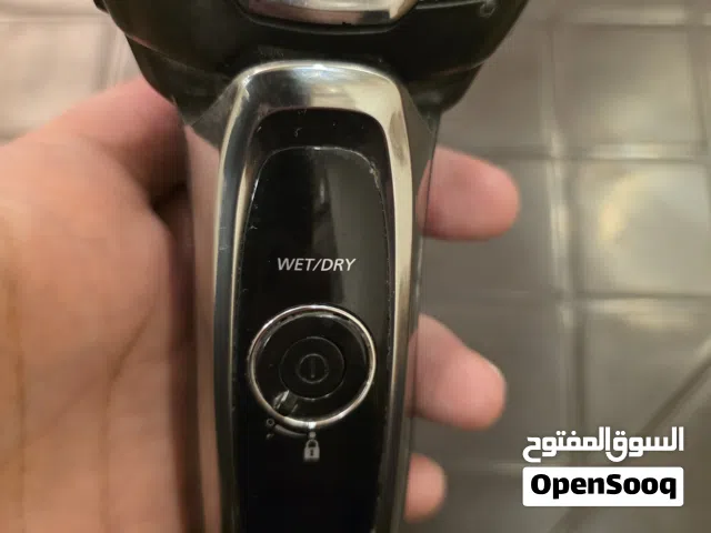 ماكنة حلاقة رجالي باناسونيك مستعمله شحن موديل es-lv95 للبيع