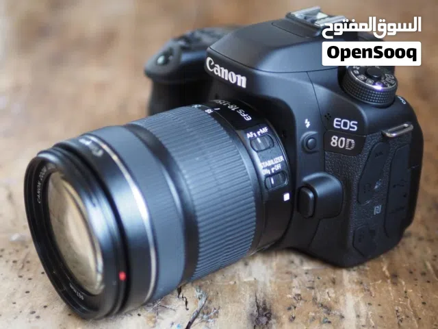 للبيع كاميرا Canon 80D مع كامل ملحقاتها