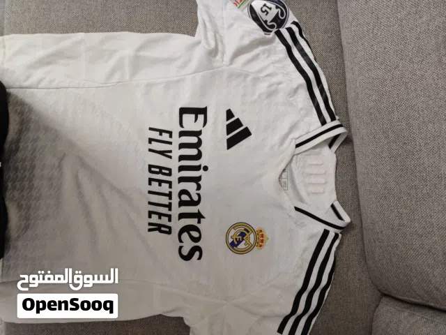 بلوزة مدريد 2025 الاصلية الماركة اديداس المقاس M نسخة اللاعبين عروض رمضان