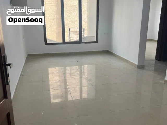 للايجار شقه غرفه وصاله حمام مطبخ حولي عائلات او عزاب 3 أشخاص