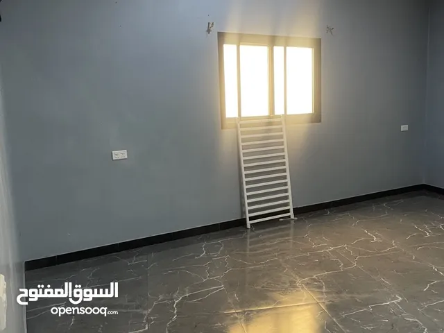 350 m2 3 Bedrooms Apartments for Rent in Northern Governorate Madinat Hamad